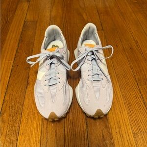 New Balance 327 Women's Sneakers - Light Lavender and White